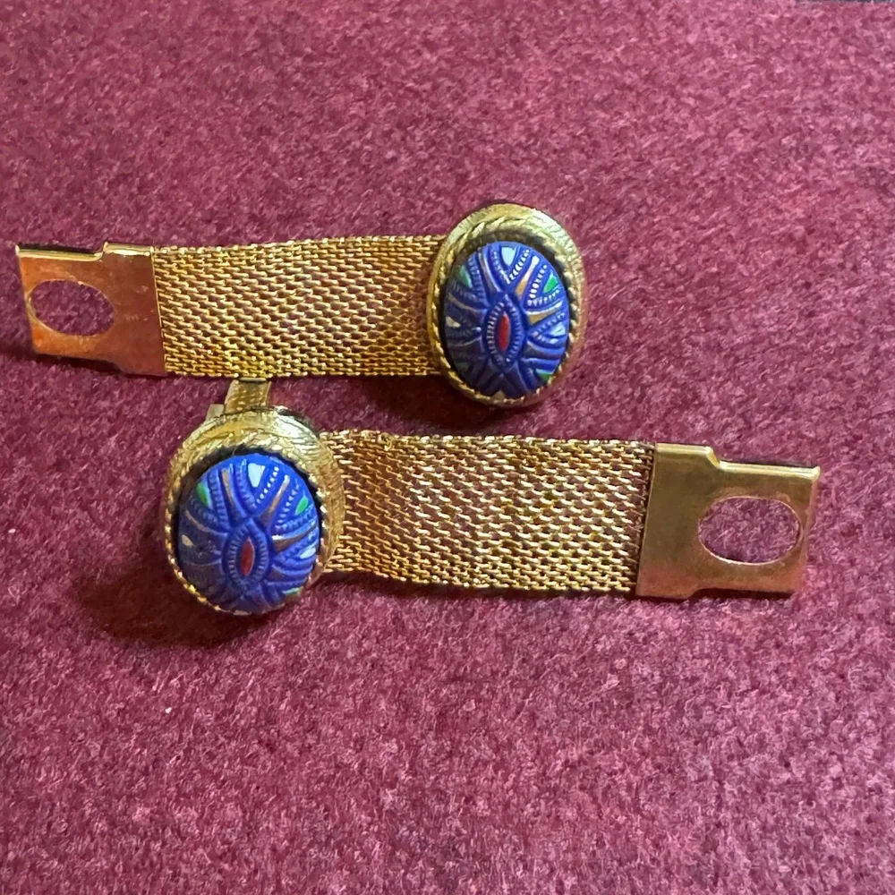 VTG art deco style men’s gold tone mesh cufflinks w/royal blue enamel cabochon